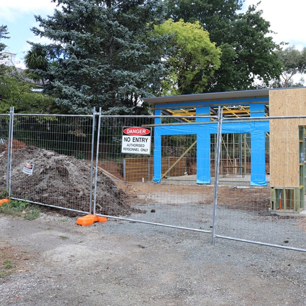do you deliver and set up temporary fencing and what's the price for these services in Mount Hope IL